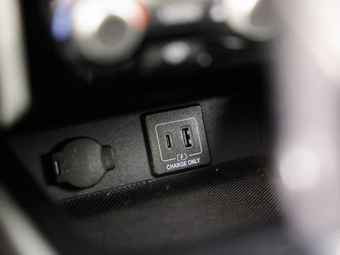 Used 2019 Nissan Pathfinder SV FWD image 27