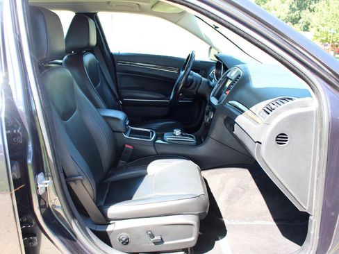 Used 2016 Chrysler 300 C AWD/4WD image 42
