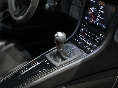 Used 2018 Porsche 911 GT3 w/ Sport Chrono Package image 25