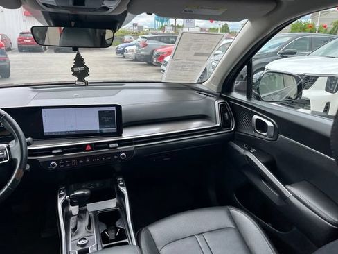 Certified 2025 Kia Sorento S w/ Panoramic Sunroof Package AWD/4WD image 40