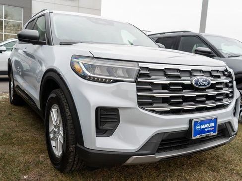 New 2026 Ford Explorer Active image 3