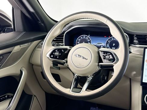 Certified 2025 Jaguar F-PACE R-Dynamic S image 20