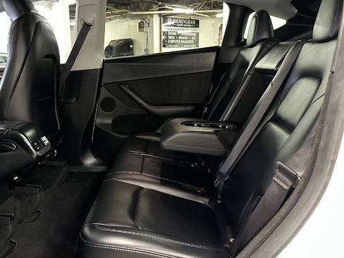 Used 2023 Tesla Model Y Performance image 22