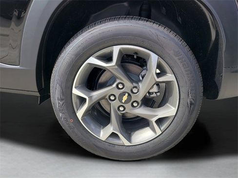 New 2026 Chevrolet Trax LT w/ Driver Confidence Package image 10