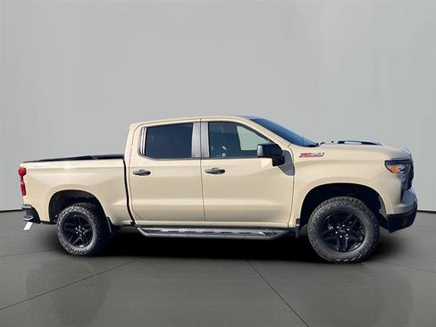 Used 2022 Chevrolet Silverado 1500 Custom Trail Boss AWD/4WD image 7