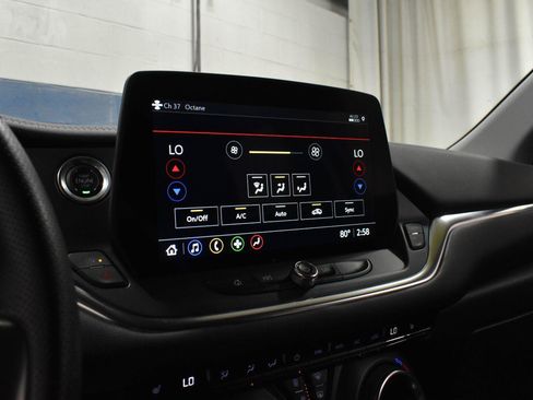 Used 2025 Chevrolet Blazer LT FWD image 14