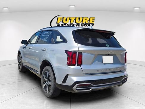 Used 2022 Kia Sorento S FWD image 5