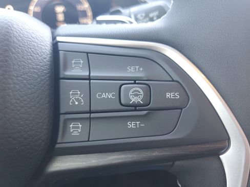 New 2026 Jeep Grand Cherokee Altitude image 12