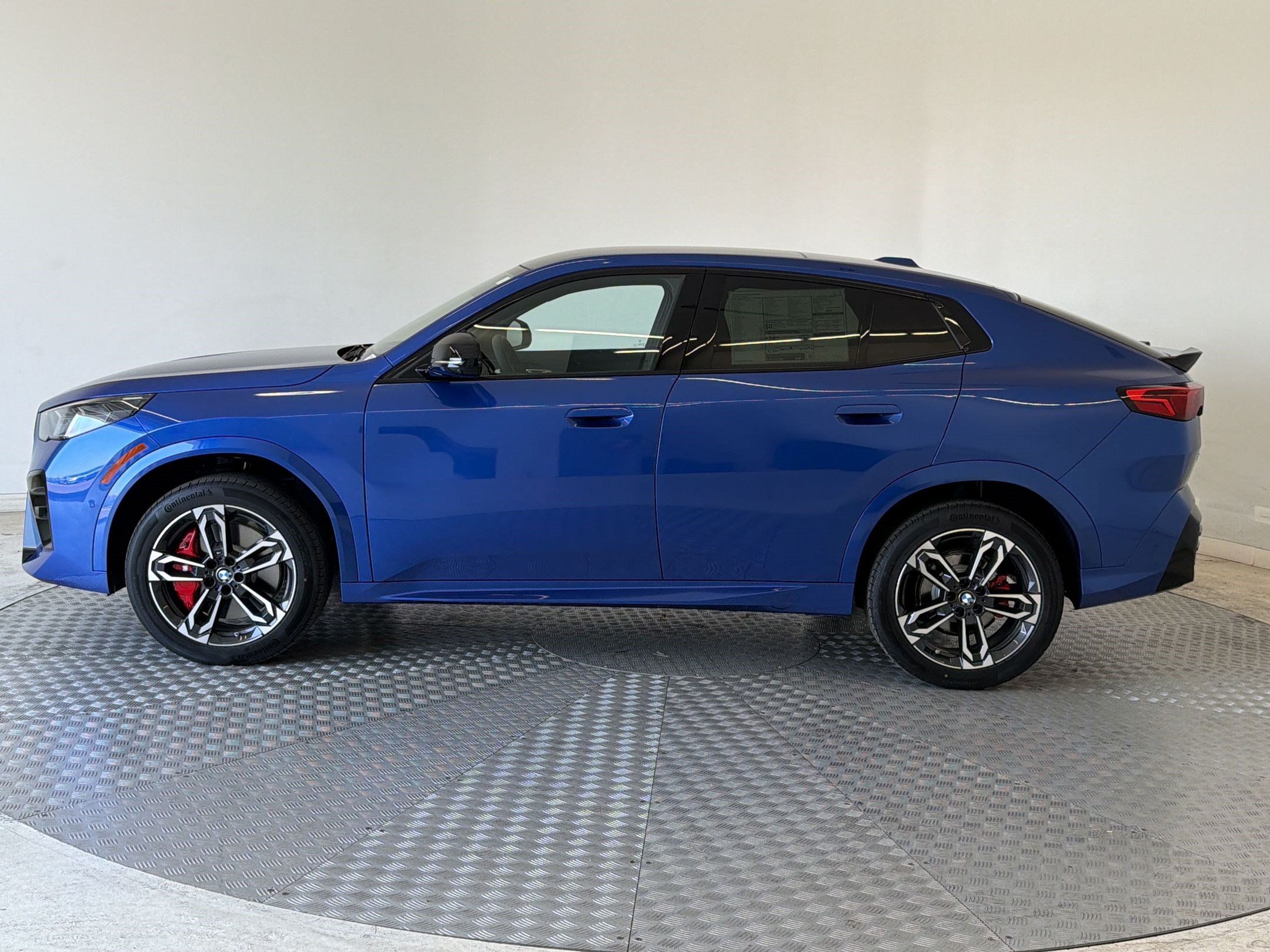 New 2026 BMW X2 xDrive28i w/ Technology Package AWD/4WD image 2