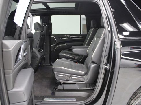 Used 2023 Cadillac Escalade ESV Sport image 50