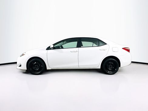 Used 2017 Toyota Corolla LE FWD image 4