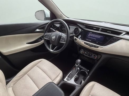 Used 2022 Buick Encore GX Essence FWD image 18