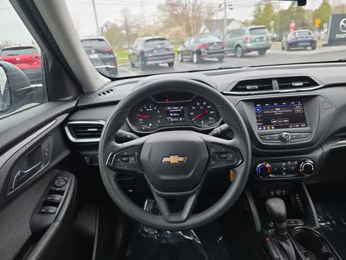 Used 2021 Chevrolet TrailBlazer LS AWD/4WD image 16