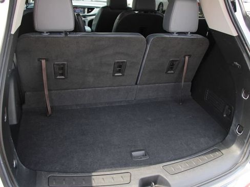Used 2020 Buick Enclave Essence FWD image 11