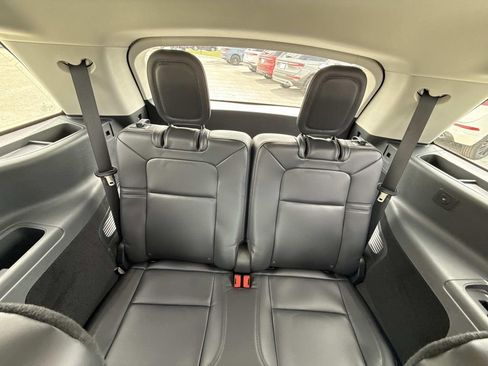 New 2026 Lincoln Aviator AWD image 18