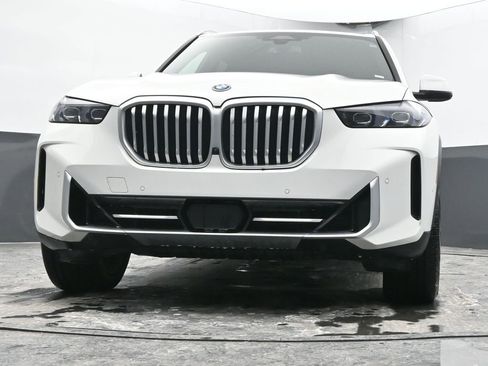 Used 2024 BMW X5 xDrive50e image 23