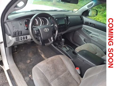 Used 2015 Toyota Tacoma 2WD Access Cab image 11