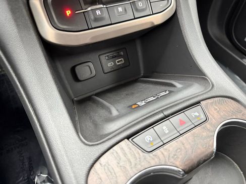 Used 2021 GMC Acadia Denali w/ Denali Ultimate Package image 26