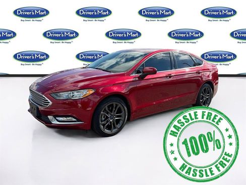 Used 2018 Ford Fusion SE w/ Equipment Group 201A FWD image 3