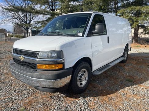 Used 2019 Chevrolet Express 2500 w/ Driver Convenience Package image 3