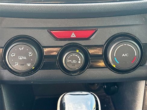 Used 2018 Subaru Crosstrek 2.0i Premium w/ Eyesight System image 16