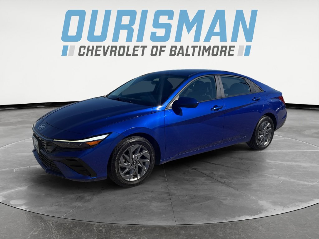 Used 2024 Hyundai Elantra SEL FWD image 2