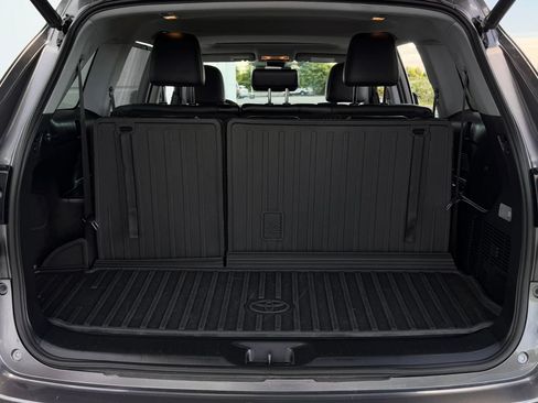 Certified 2019 Toyota Highlander XLE AWD/4WD image 21