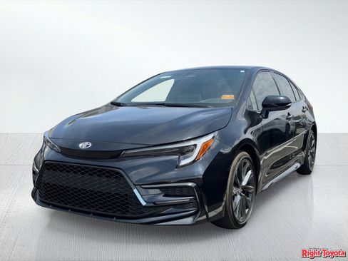 Certified 2026 Toyota Corolla SE w/ SE Premium Package image 2