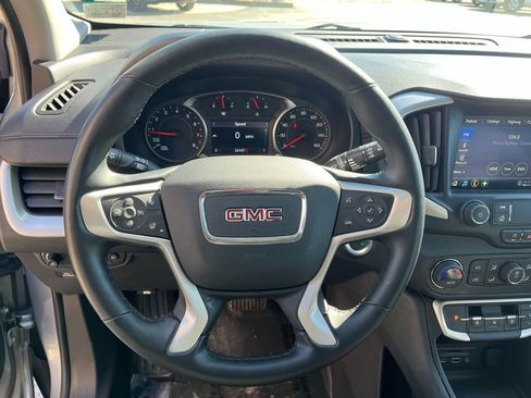 Used 2024 GMC Terrain SLT image 11