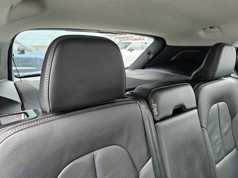 Certified 2025 Volvo XC40 B5 Plus w/ Protection Package Premier image 14