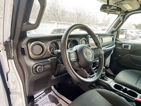 Used 2022 Jeep Wrangler Unlimited Sport image 23