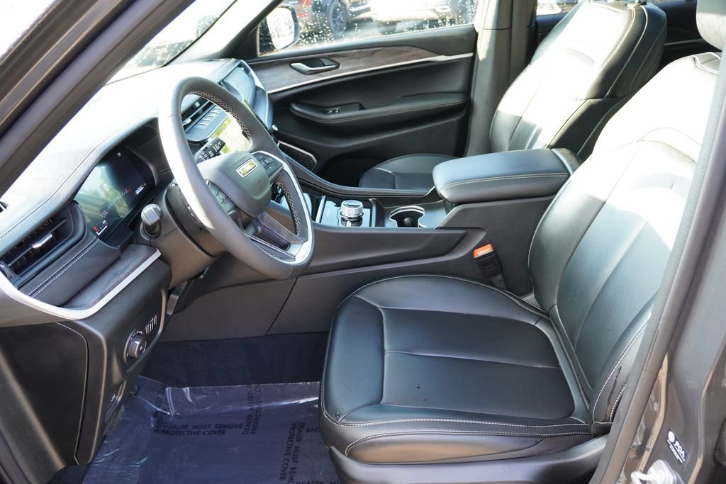 Used 2026 Jeep Grand Cherokee Limited w/ Limited Altitude Package AWD/4WD image 15