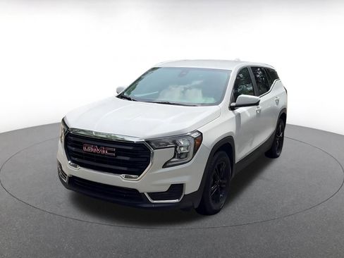 Used 2024 GMC Terrain SLE FWD image 7