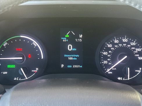 Used 2023 Toyota Sienna XLE FWD image 28