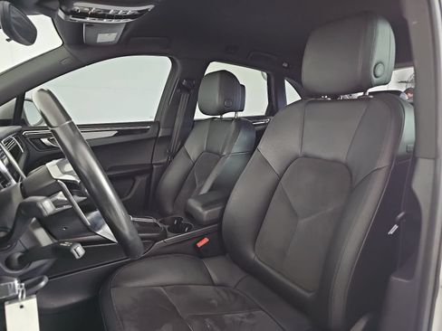 Used 2018 Porsche Macan AWD/4WD image 15