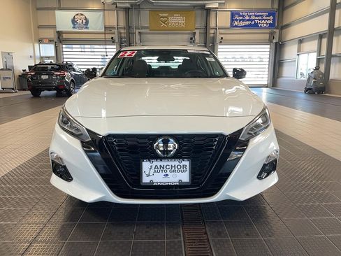 Used 2022 Nissan Altima 2.5 SR w/ Midnight Edition Package AWD/4WD image 2