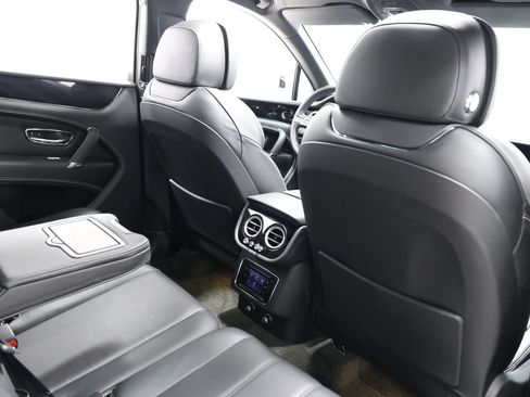 Used 2018 Bentley Bentayga Onyx Edition AWD/4WD image 96
