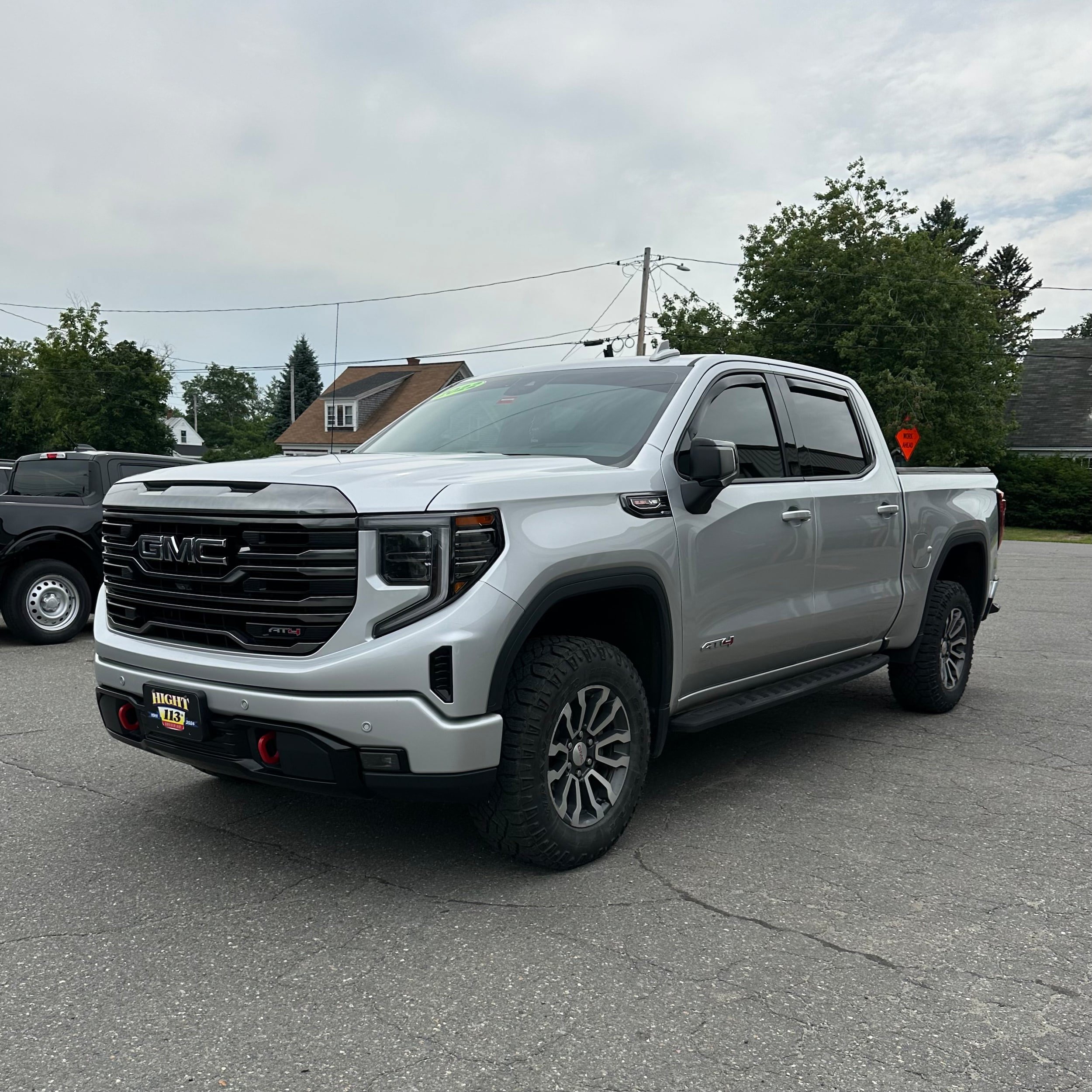 Used 2022 GMC Sierra 1500 AT4 w/ AT4 Premium Package AWD/4WD image 7