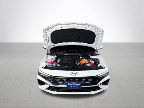 Used 2024 Hyundai Elantra Limited FWD image 21