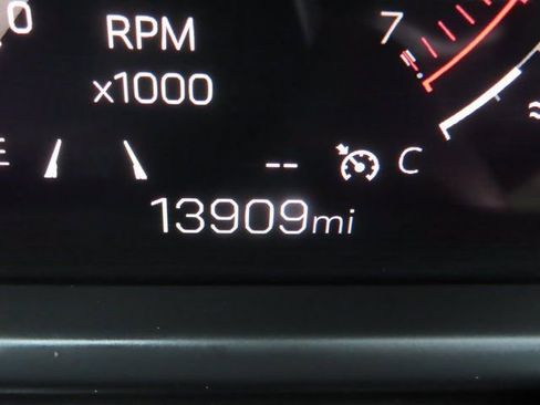 Used 2025 GMC Acadia AT4 w/ Super Cruise Package image 38