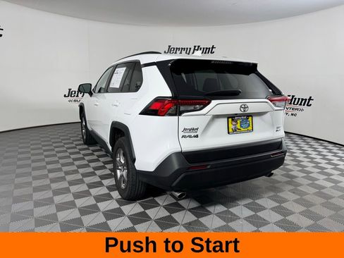 Used 2025 Toyota RAV4 XLE AWD/4WD image 9