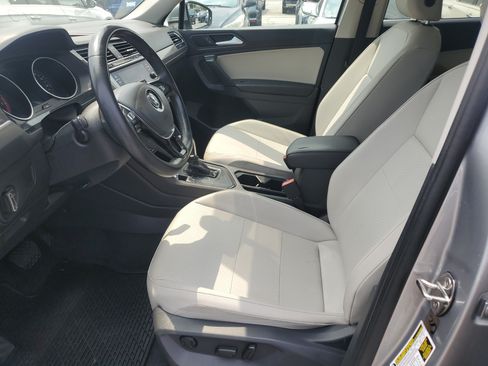 Used 2019 Volkswagen Tiguan SE w/ Panoramic Sunroof Package FWD image 14