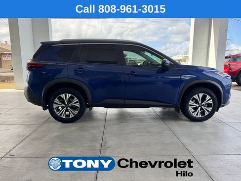 Used 2022 Nissan Rogue SV w/ SV Premium Package FWD image 6
