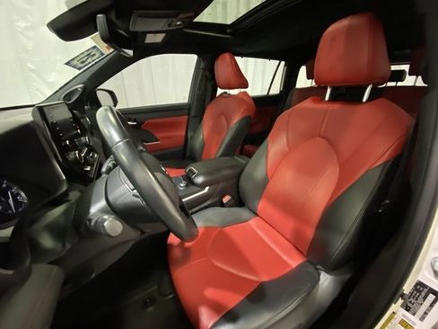 Certified 2021 Toyota Highlander XSE image 10