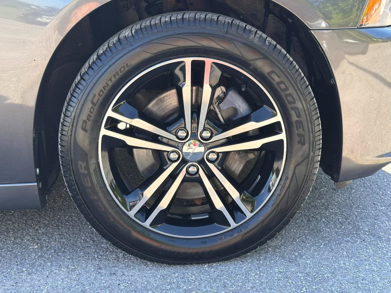 Used 2014 Dodge Charger SXT AWD/4WD image 26