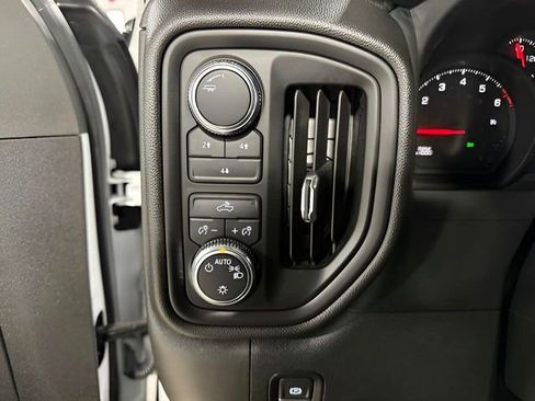 Used 2024 GMC Sierra 2500 Pro w/ Convenience Package image 14