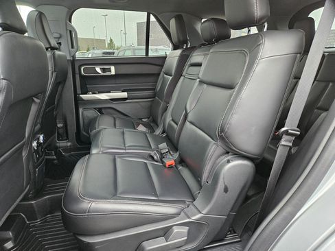 Used 2023 Ford Explorer XLT w/ Equipment Group 202A AWD/4WD image 28