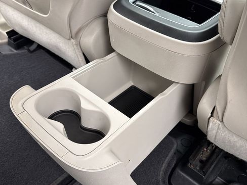 Used 2017 Chrysler Pacifica Touring-L Plus w/ Tire & Wheel Group image 36