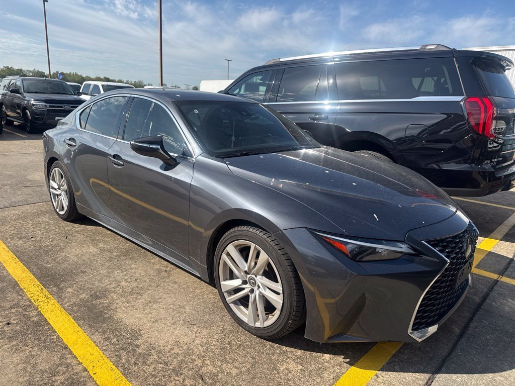 Used 2021 Lexus IS 300 w/ Comfort Package RWD image 3