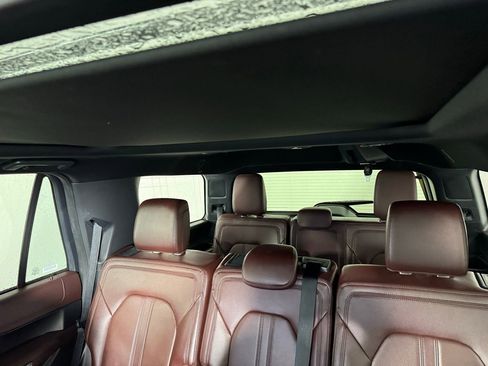 Used 2024 Ford Expedition Limited image 5